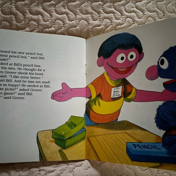 Sesame Street Grover Goes To School Paperback Book Childrens Television Workshop - Picture 5 of 7